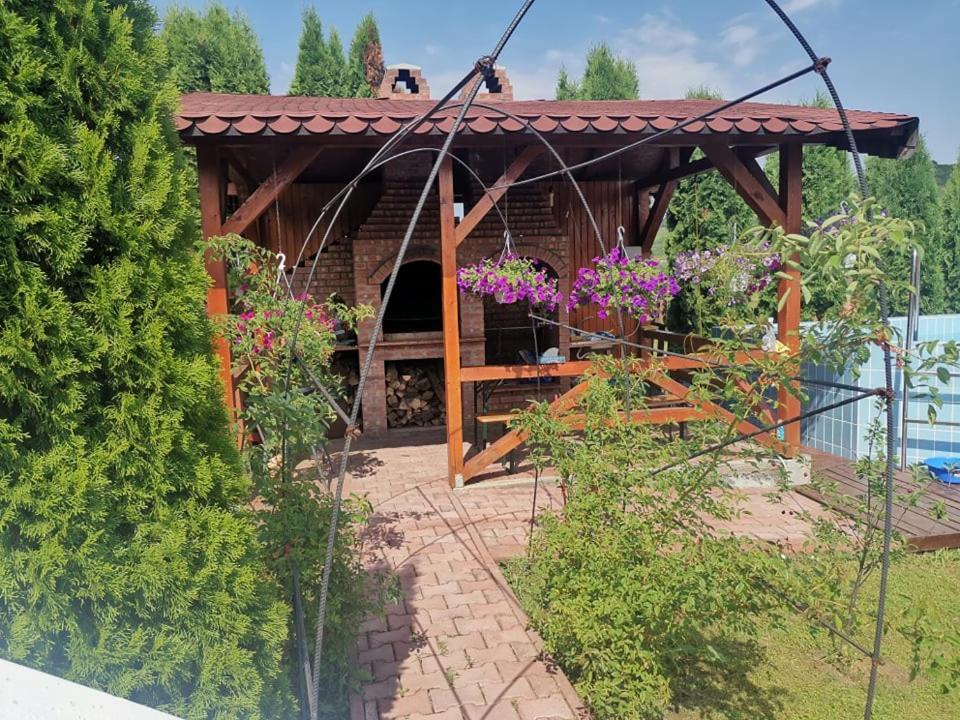 Hotel Stars Livezeni Ivanesti Zewnętrze zdjęcie
