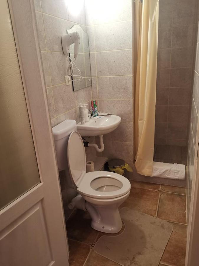 Hotel Stars Livezeni Ivanesti Zewnętrze zdjęcie