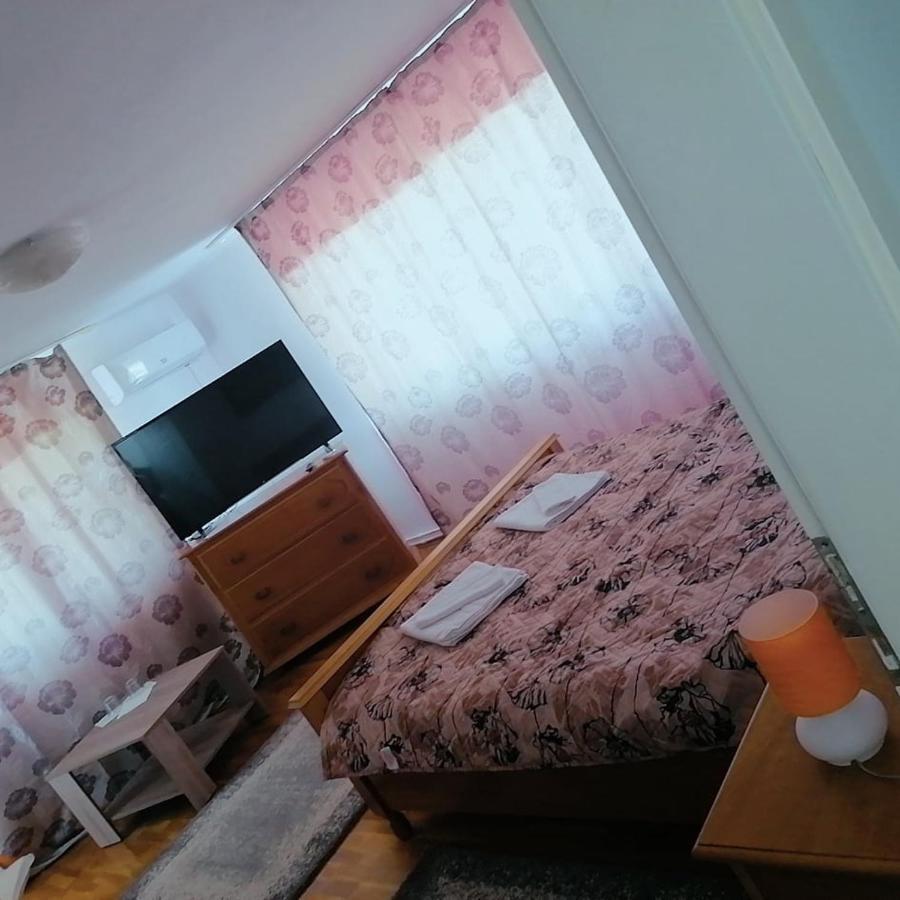 Hotel Stars Livezeni Ivanesti Zewnętrze zdjęcie