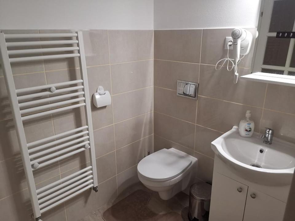 Hotel Stars Livezeni Ivanesti Zewnętrze zdjęcie